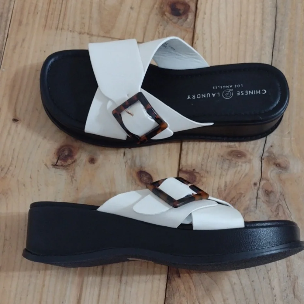 Chinese Laundry Clarke Casual Smooth Sandal in Bone Size 10 NWT
